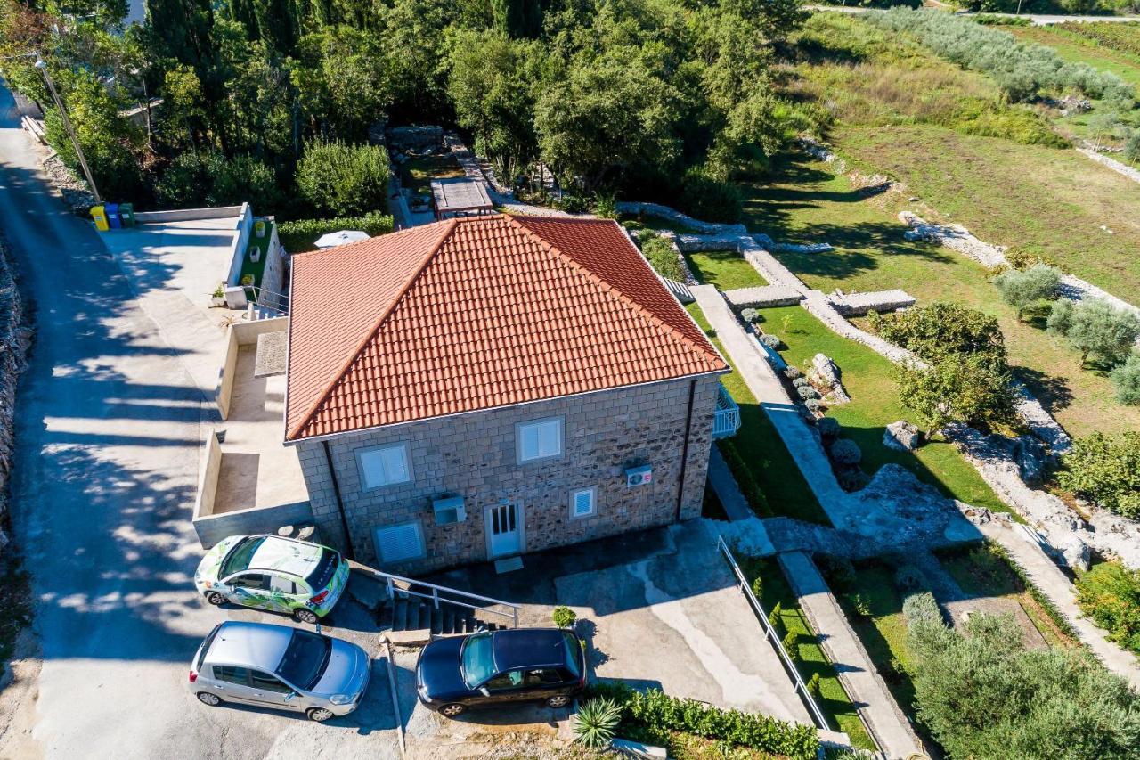 Villa Oasis Cypress Čilipi エクステリア 写真