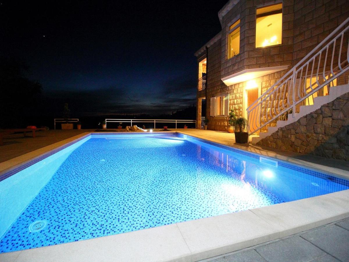 Villa Oasis Cypress Čilipi エクステリア 写真