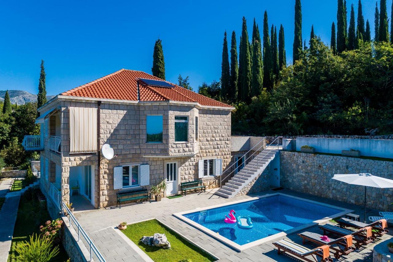 Villa Oasis Cypress Čilipi エクステリア 写真